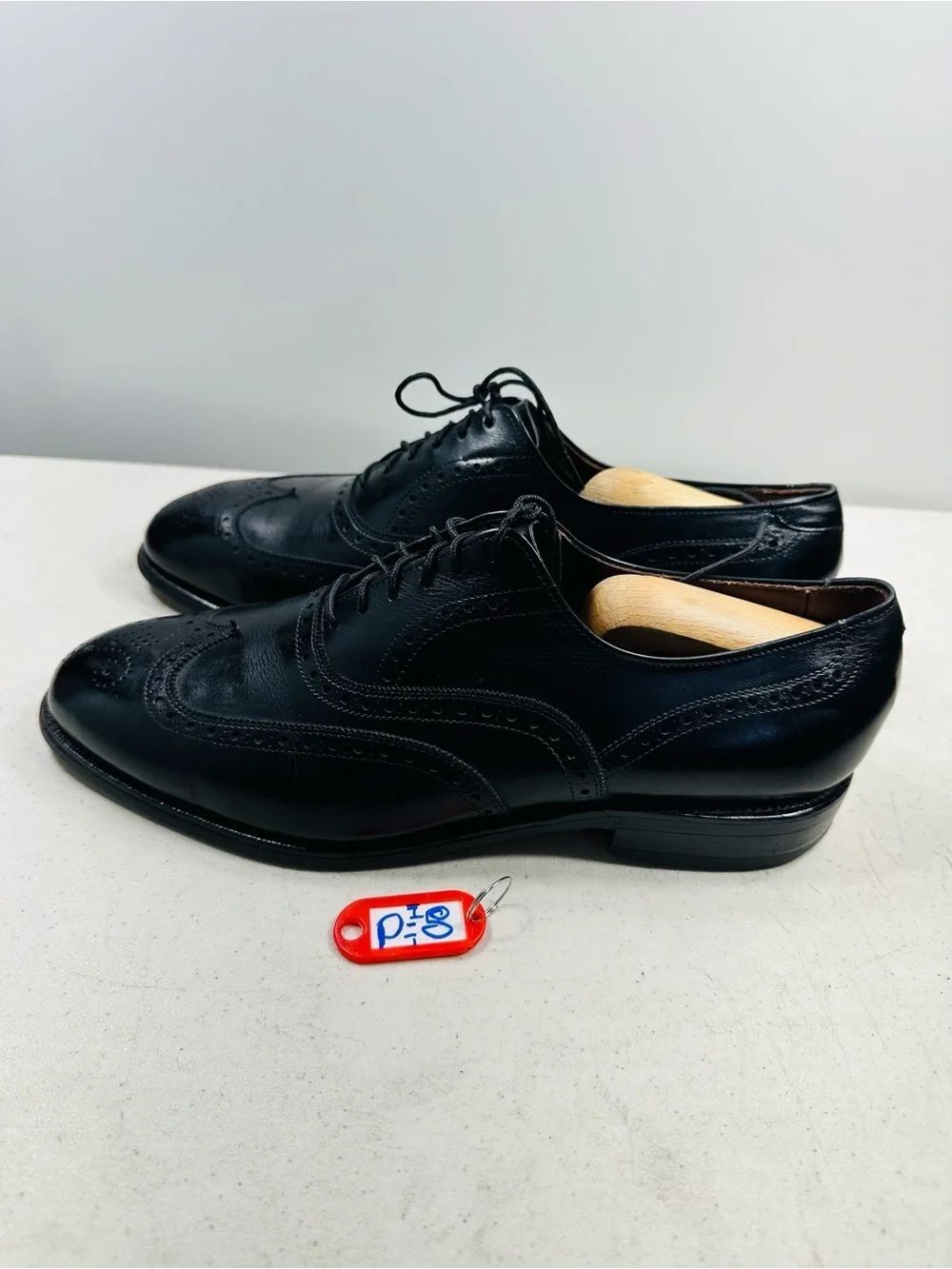 Allen Edmonds Chester Shoes Men Size 8.5 Black Leather Wingtip Oxfords Loafers
